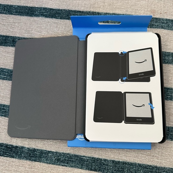 Kindle Fabric Cover (11th Generation) NEW - Picture 5 of 6